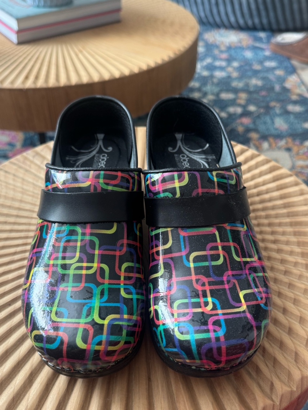 Abeo Bio System Slip Resistant Clogs leather size 7.5 Black geometric print